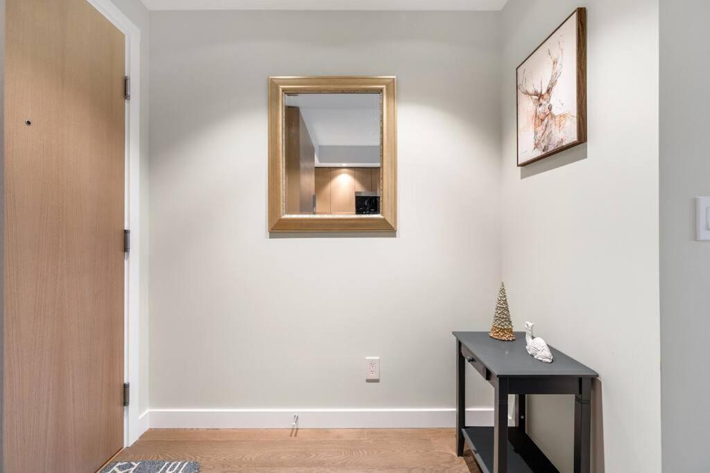 Modern Comfort At Ubc: 1Br Condo Near Campus Ванкувер Экстерьер фото