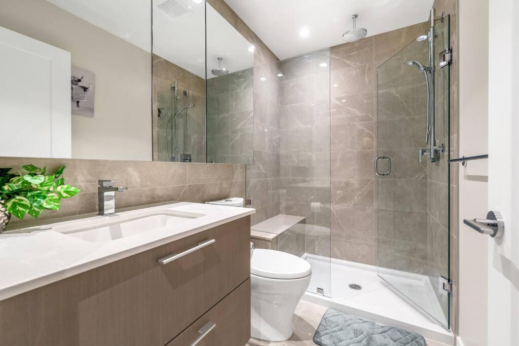 Modern Comfort At Ubc: 1Br Condo Near Campus Ванкувер Экстерьер фото