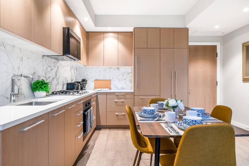 Modern Comfort At Ubc: 1Br Condo Near Campus Ванкувер Экстерьер фото
